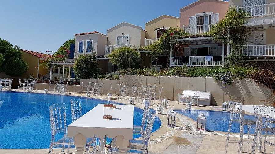 Ayasandra Hotel