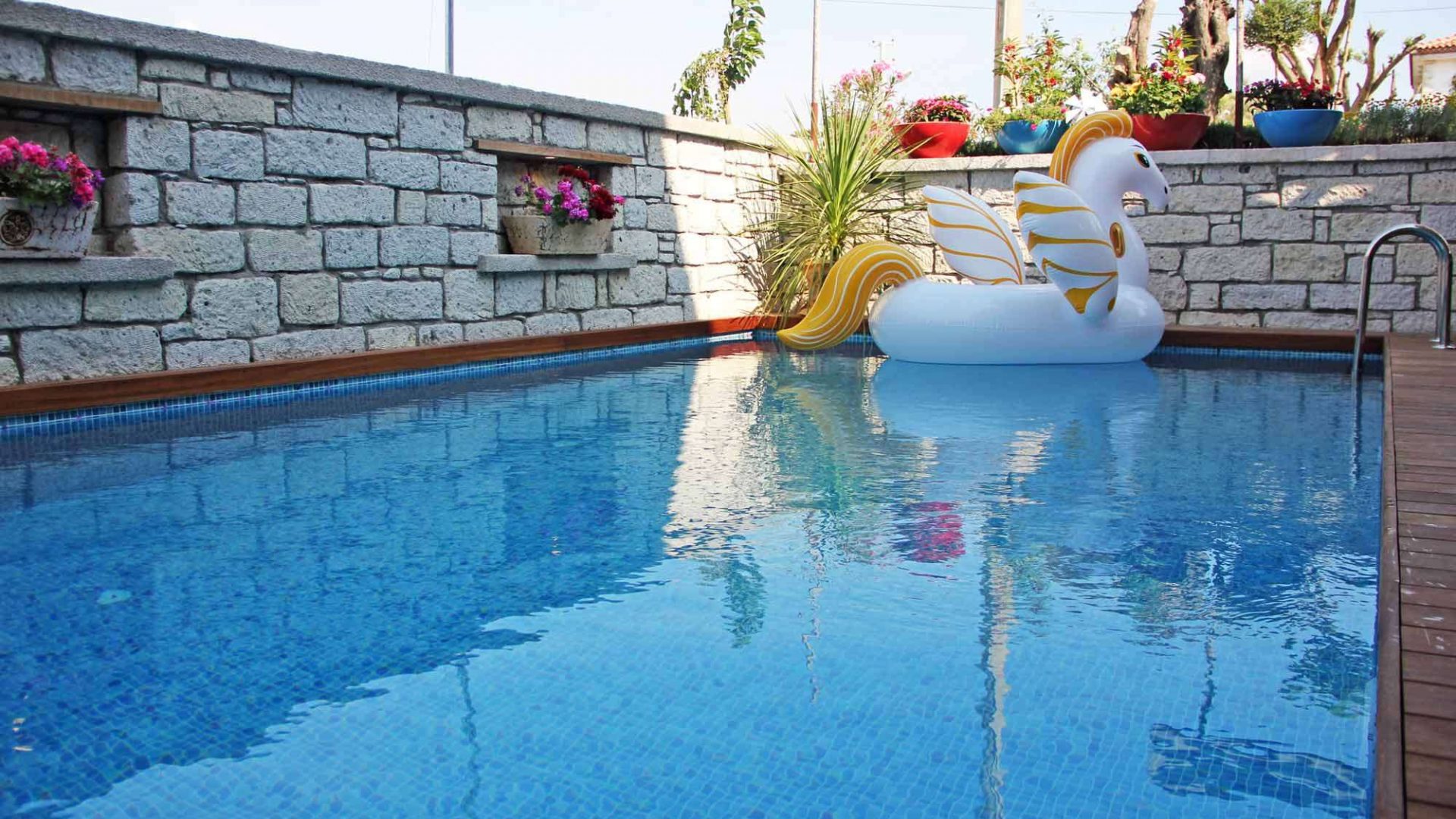Yerli Otel
