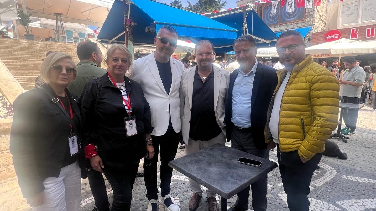 Çeşme Kitap Kafe Açılışına Katıldık